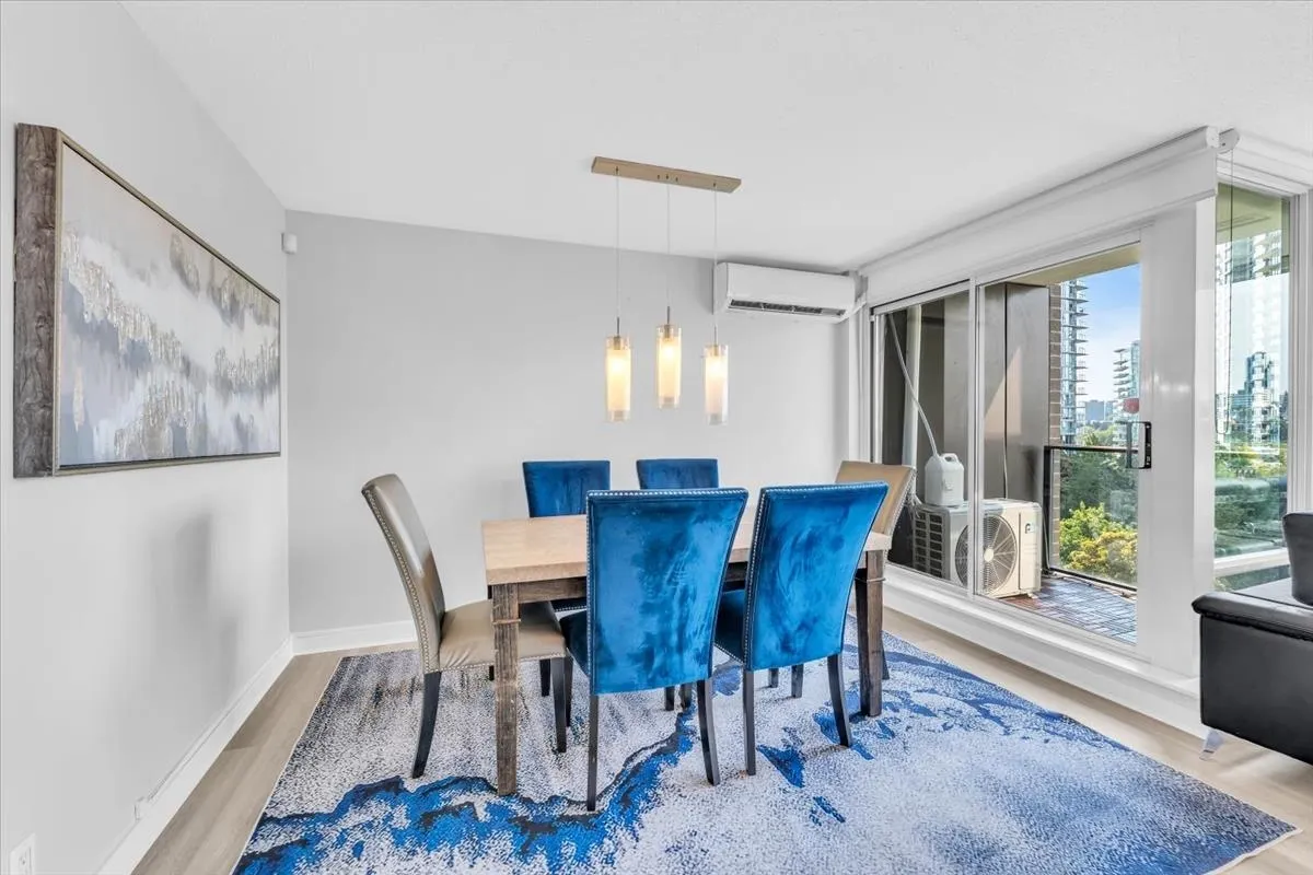 583 Beach Crescent #705