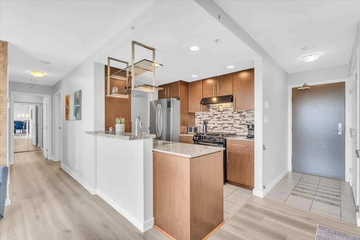 583 Beach Crescent #705
