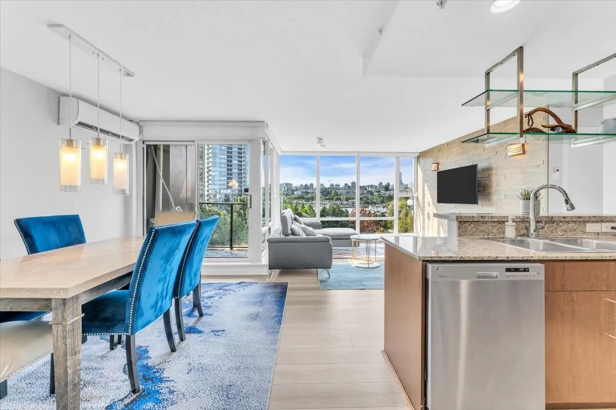 583 Beach Crescent #705