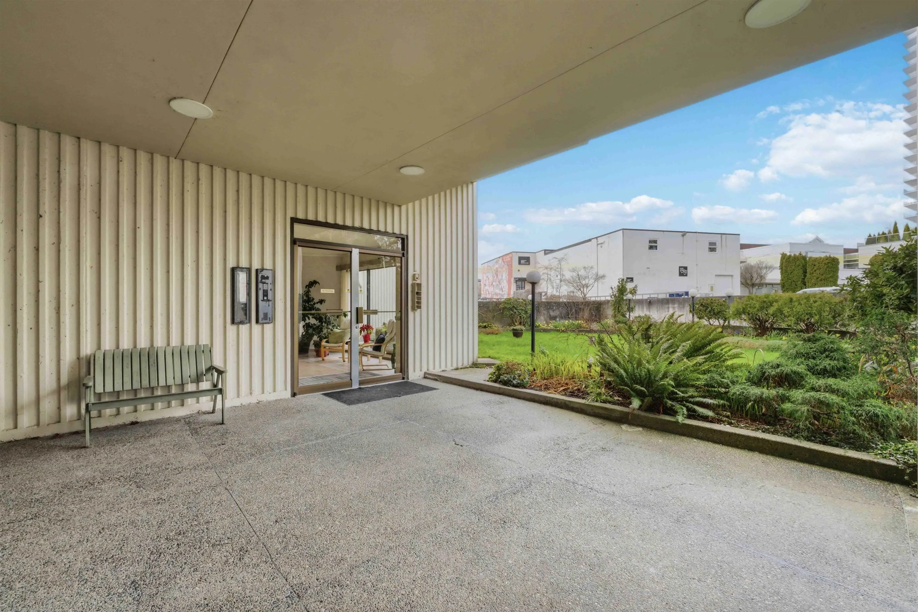 1521 George Street #305