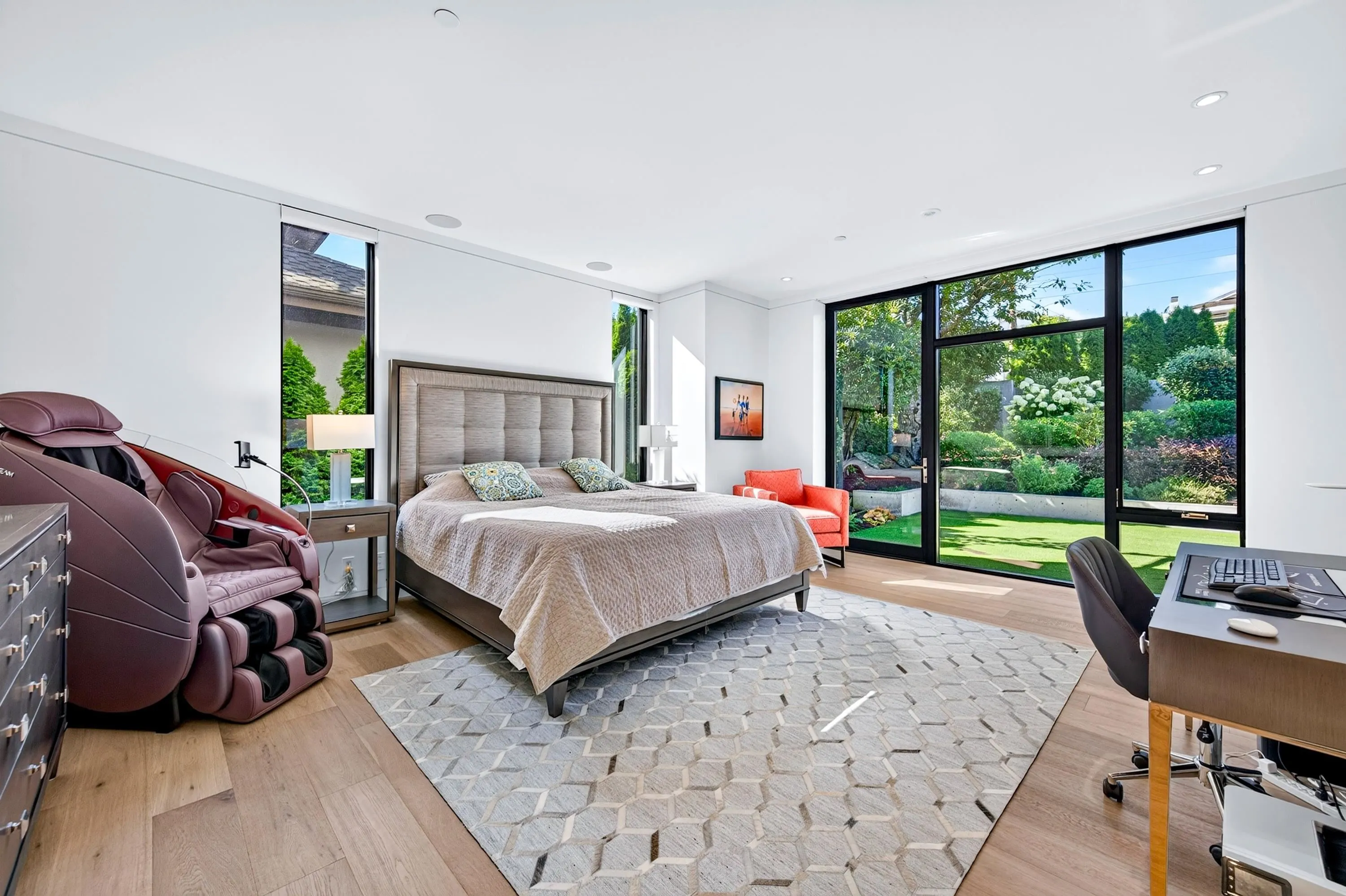 13386 Marine Drive