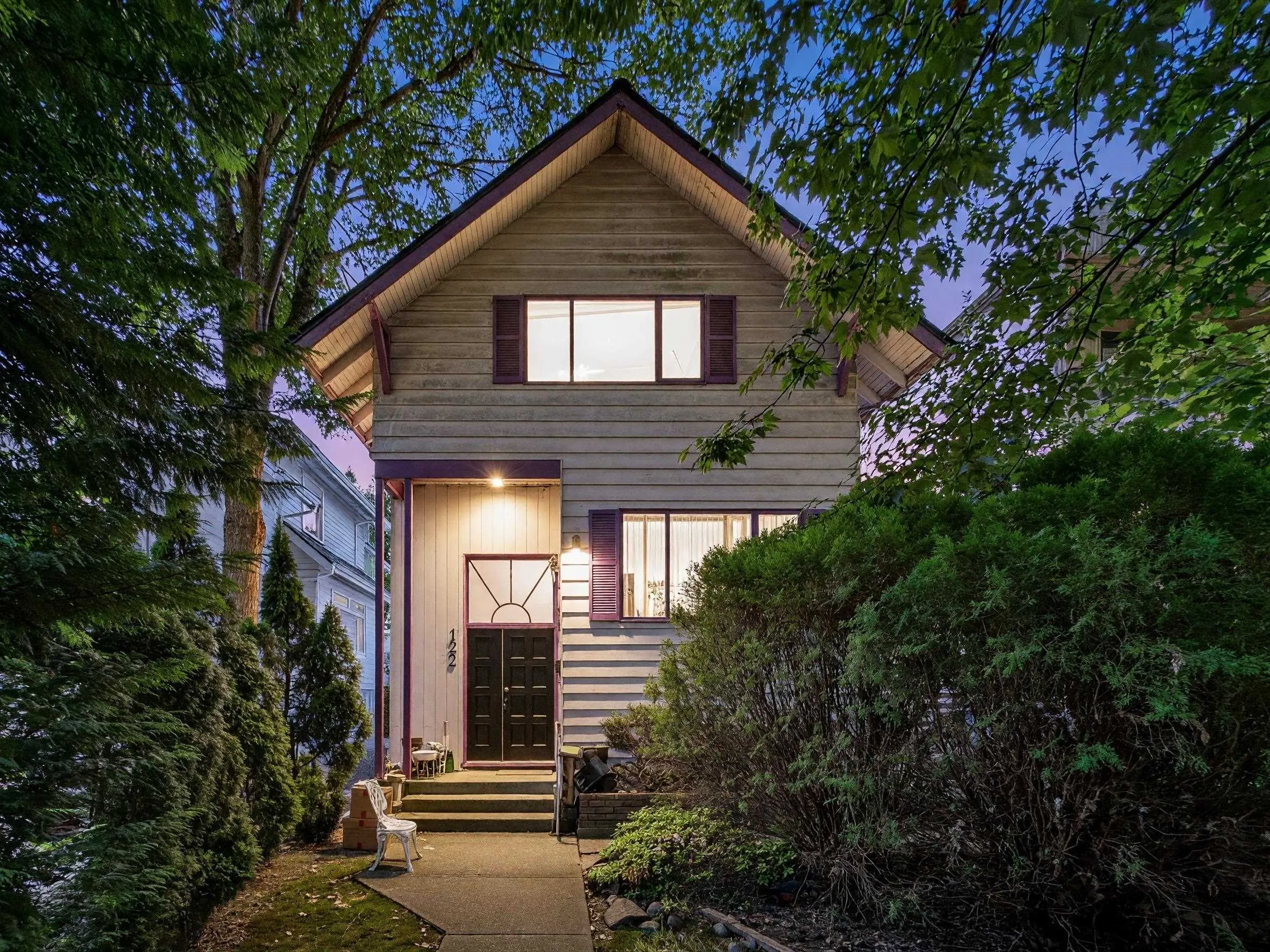 122 W 17th Avenue