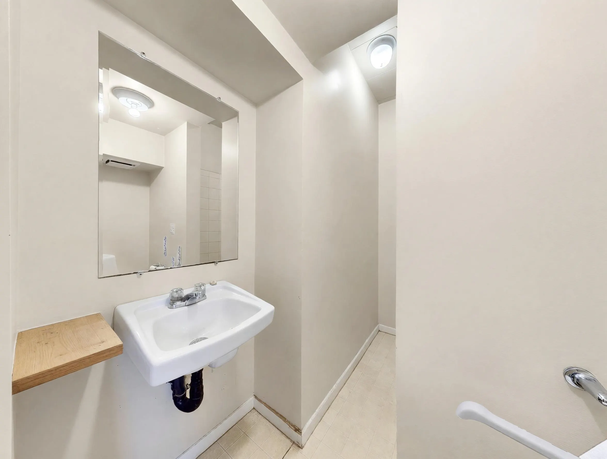 122 W 17th Avenue