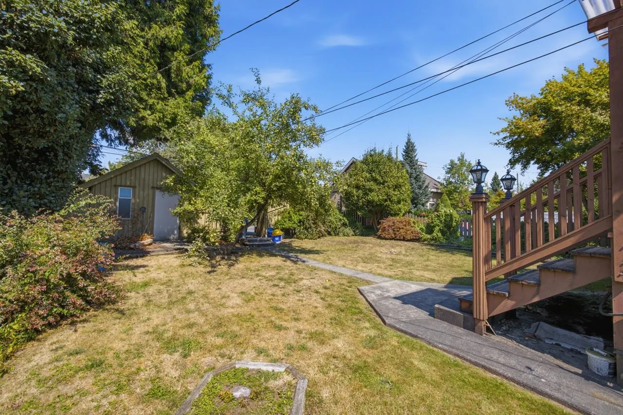 55 W King Edward Avenue