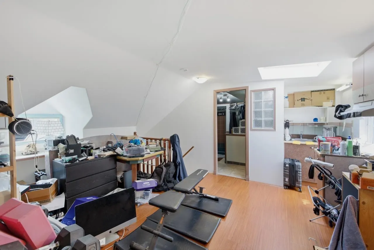 55 W King Edward Avenue