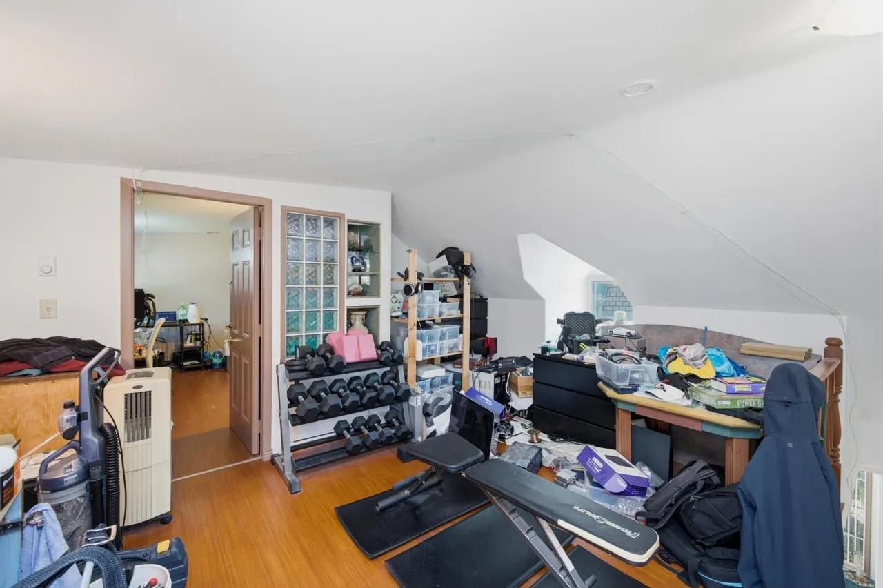 55 W King Edward Avenue