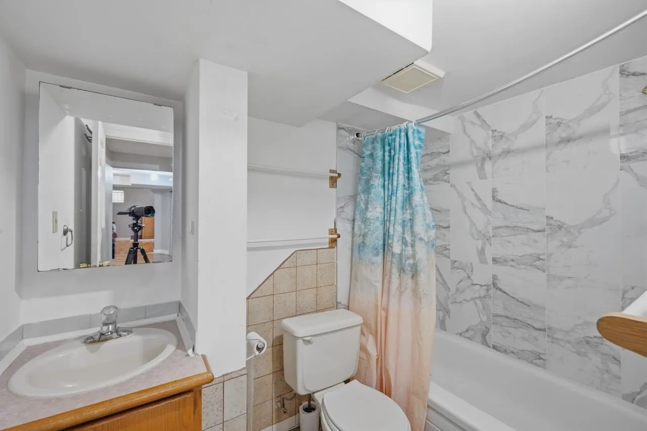 55 W King Edward Avenue
