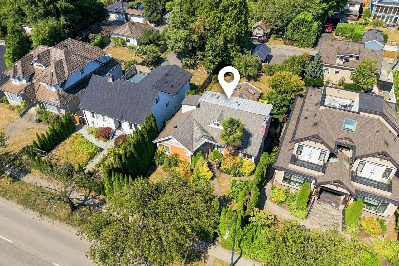 55 W King Edward Avenue