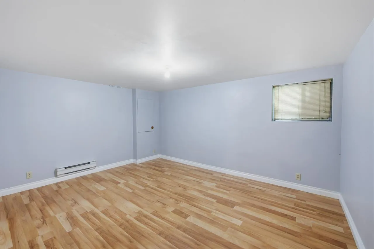 55 W King Edward Avenue