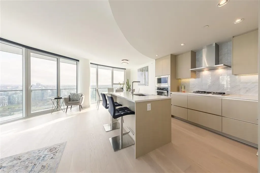 89 Nelson Street #2417