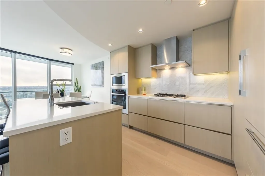 89 Nelson Street #2417
