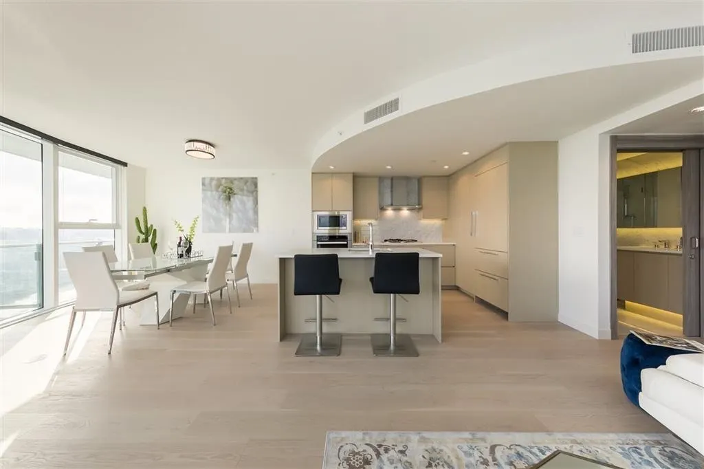 89 Nelson Street #2417