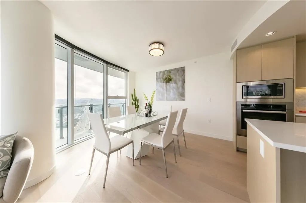 89 Nelson Street #2417