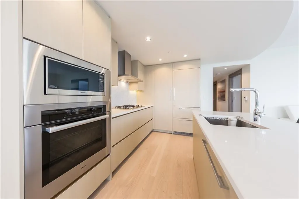 89 Nelson Street #2417