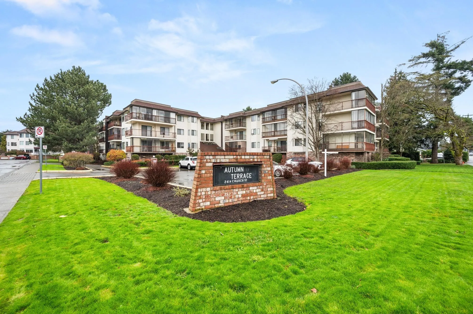 2414 Church Street #209