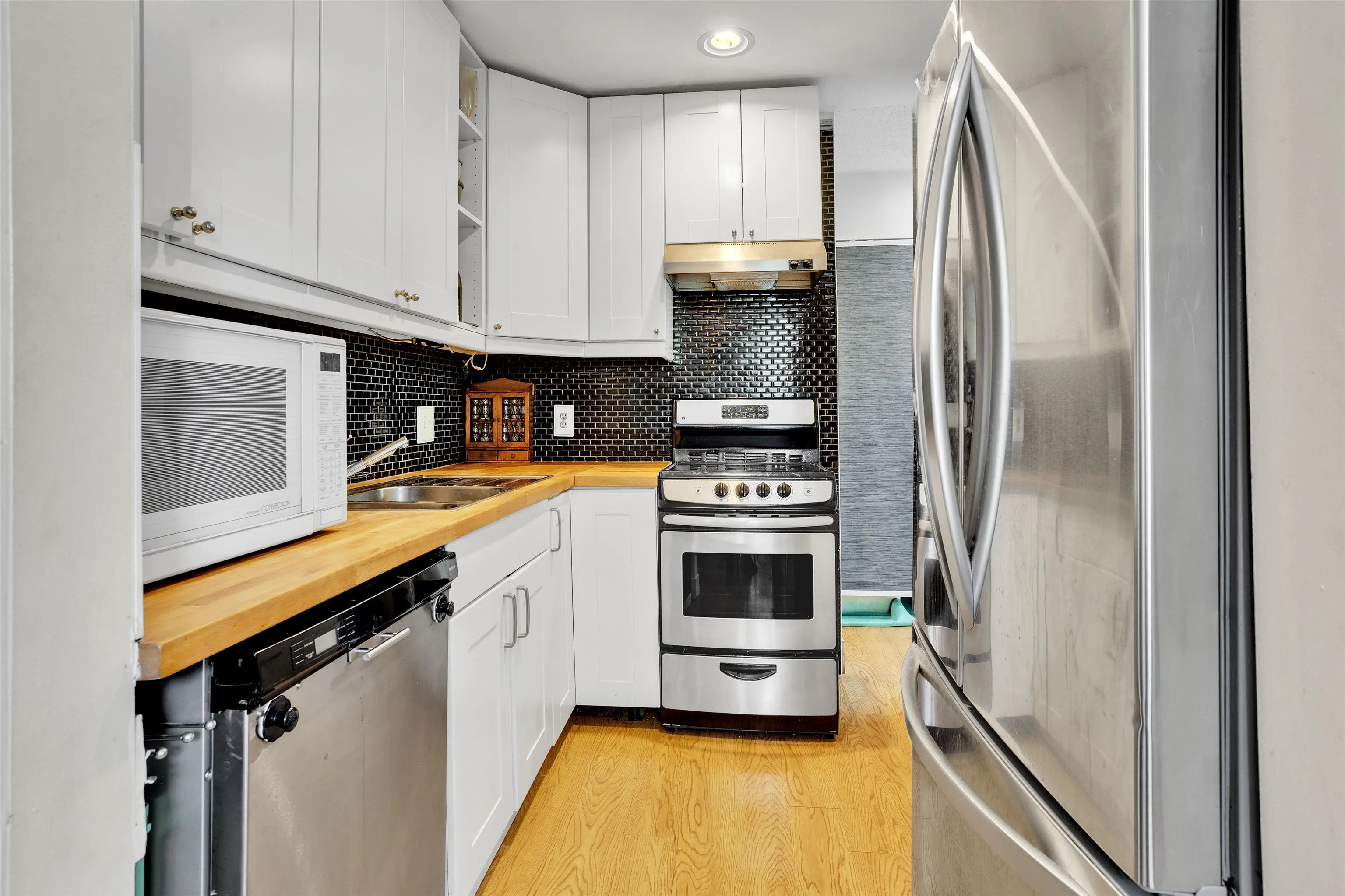 1100 W 6th Avenue #A7