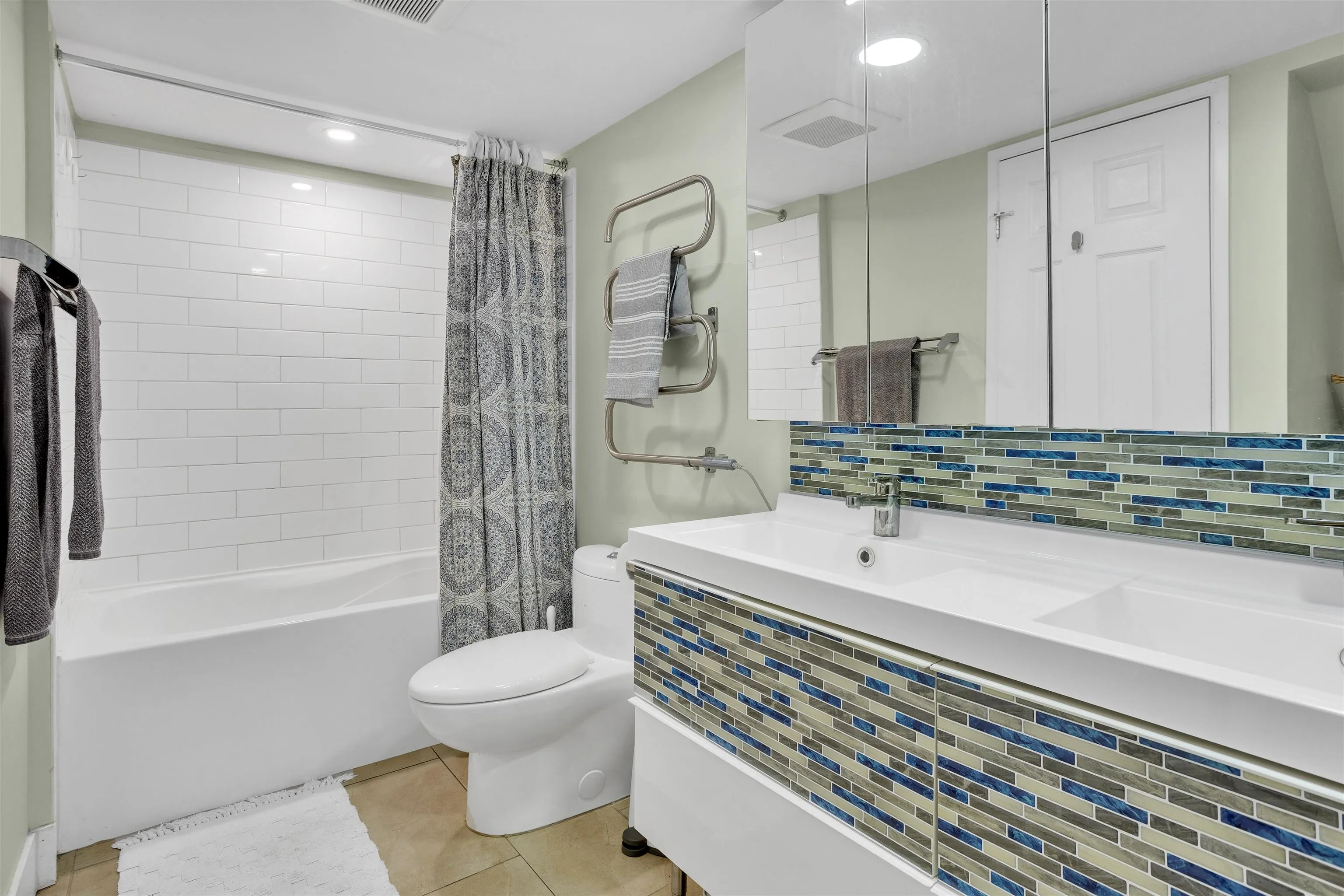 1100 W 6th Avenue #A7