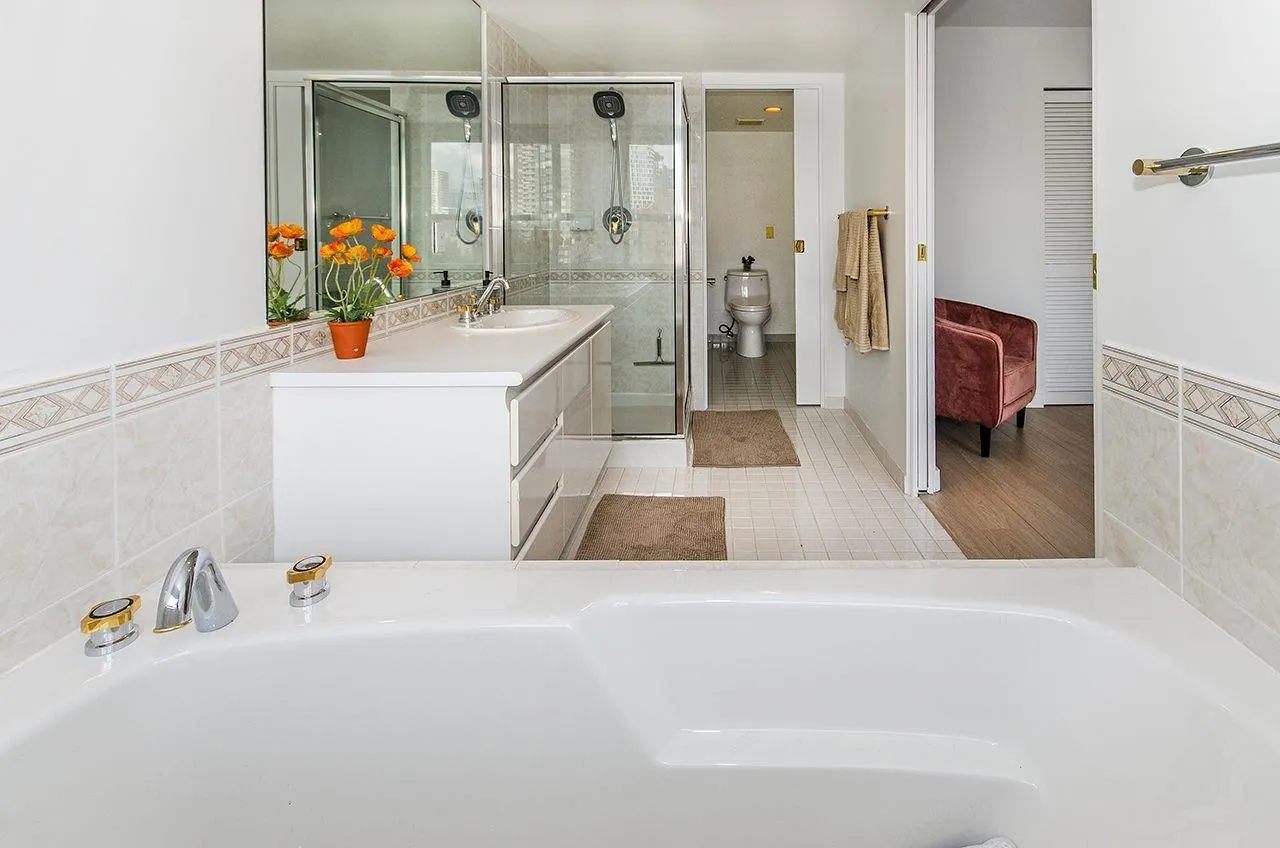 1000 Beach Avenue #1305