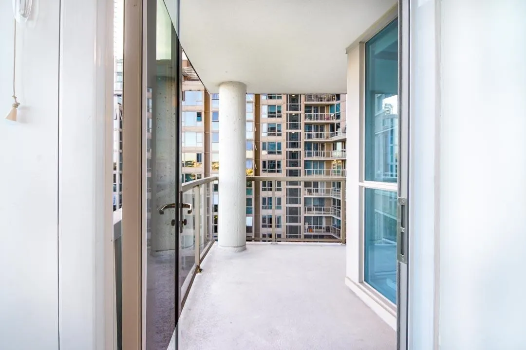 388 Drake Street #802