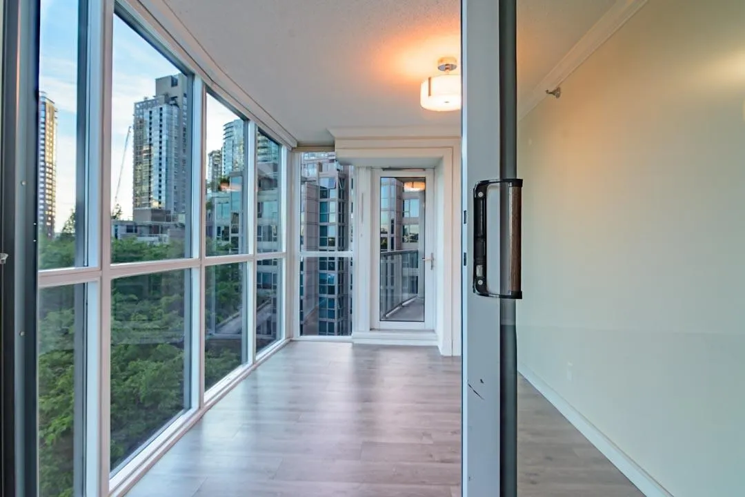 388 Drake Street #802