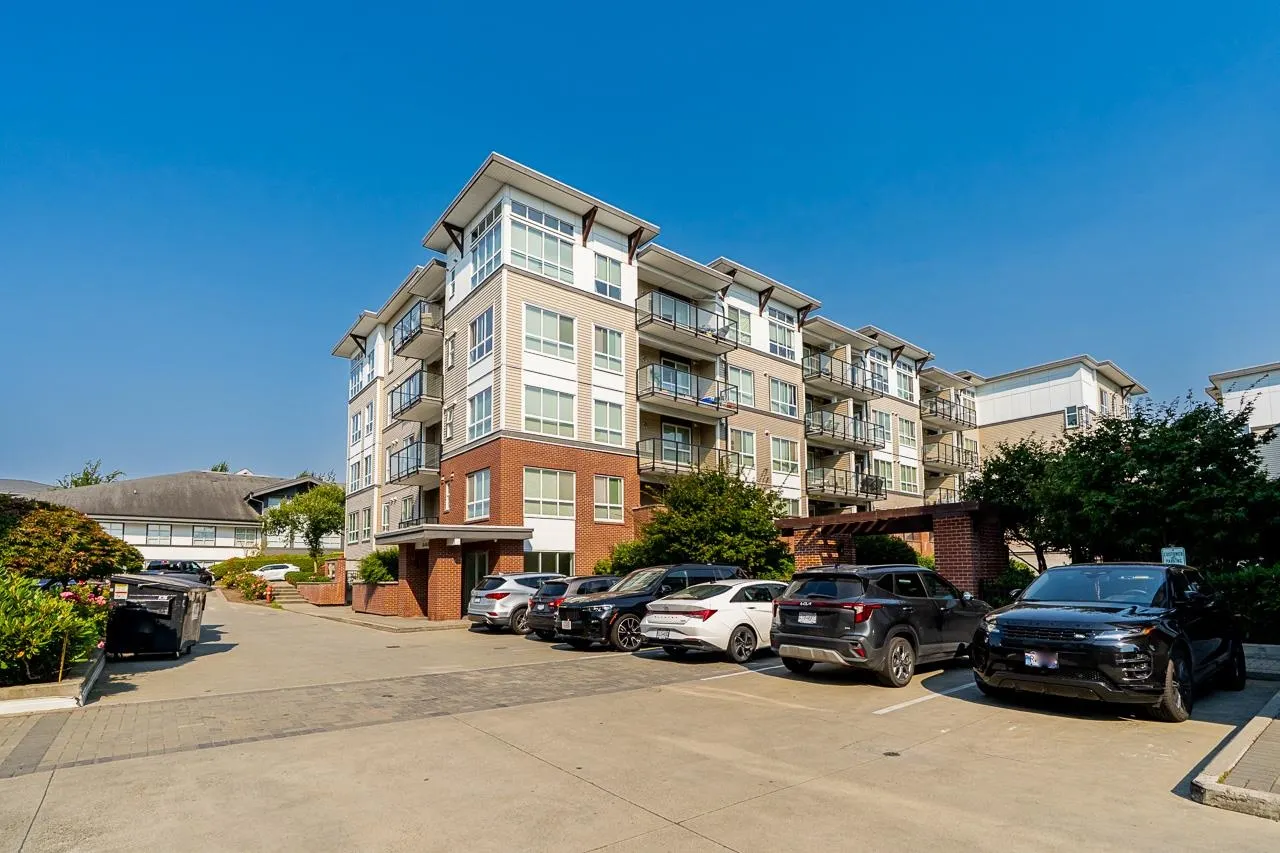 6468 195a Street #302