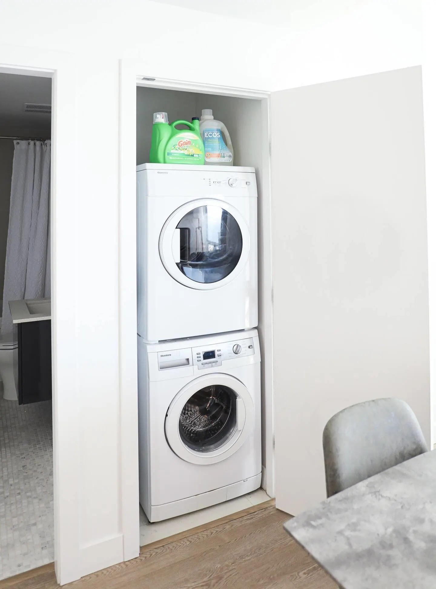 1283 Howe Street #4103