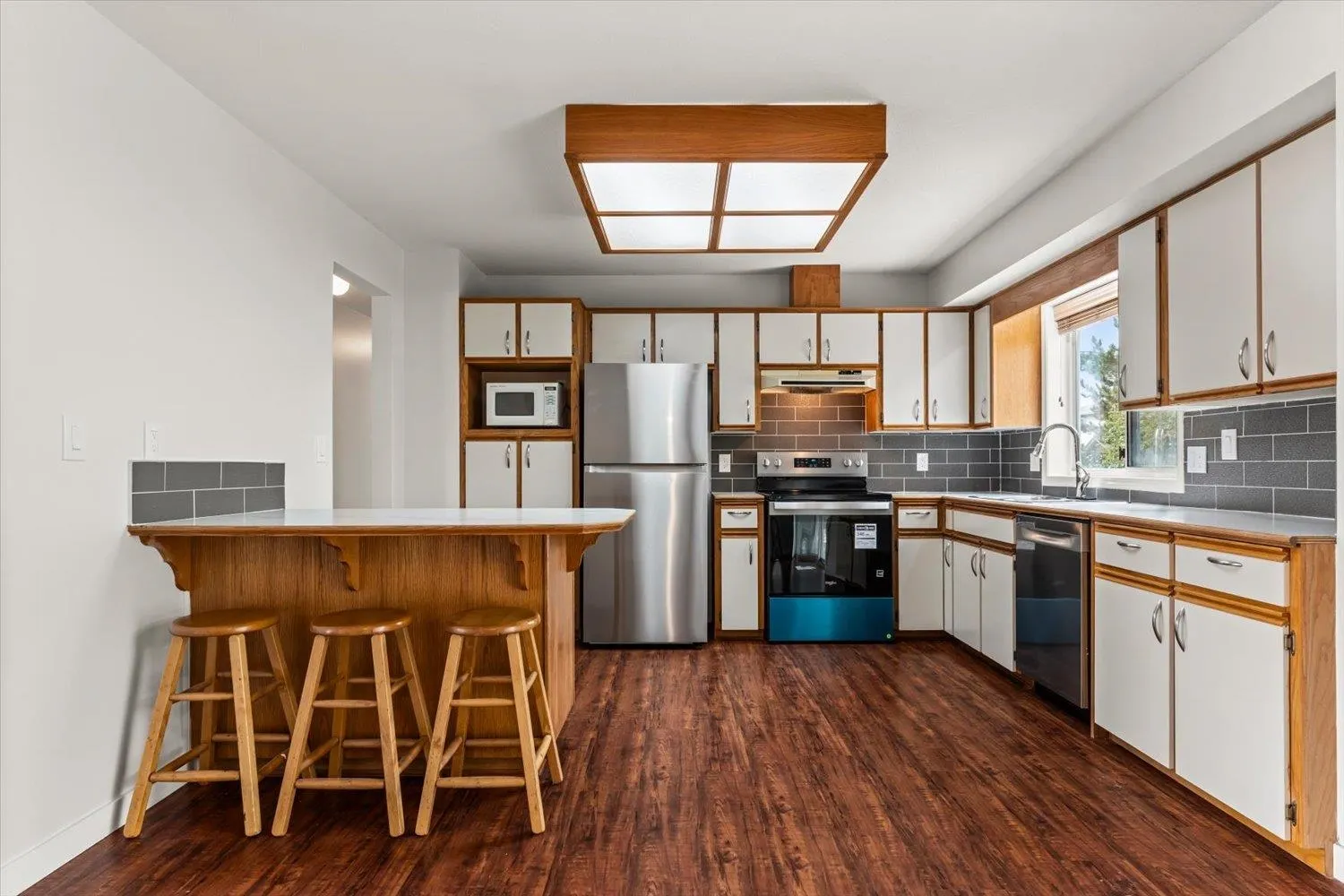 7487 Garnet Drive