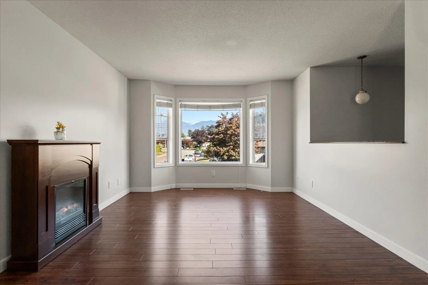 7487 Garnet Drive