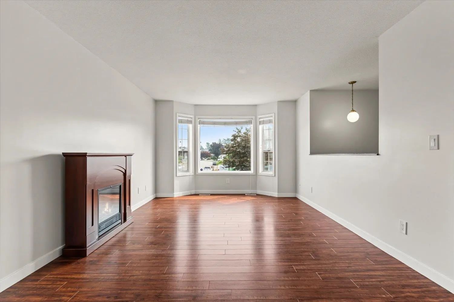 7487 Garnet Drive