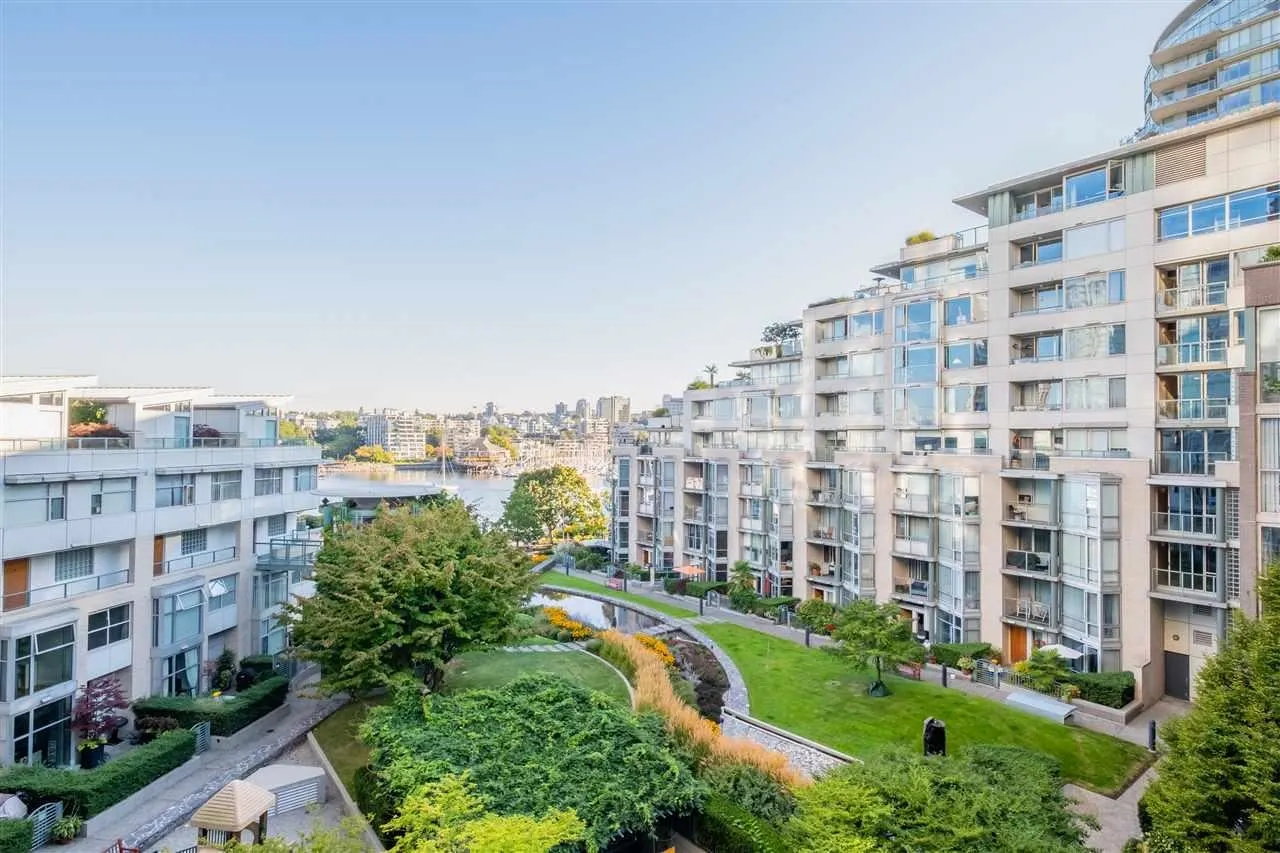 1228 Marinaside Crescent #605