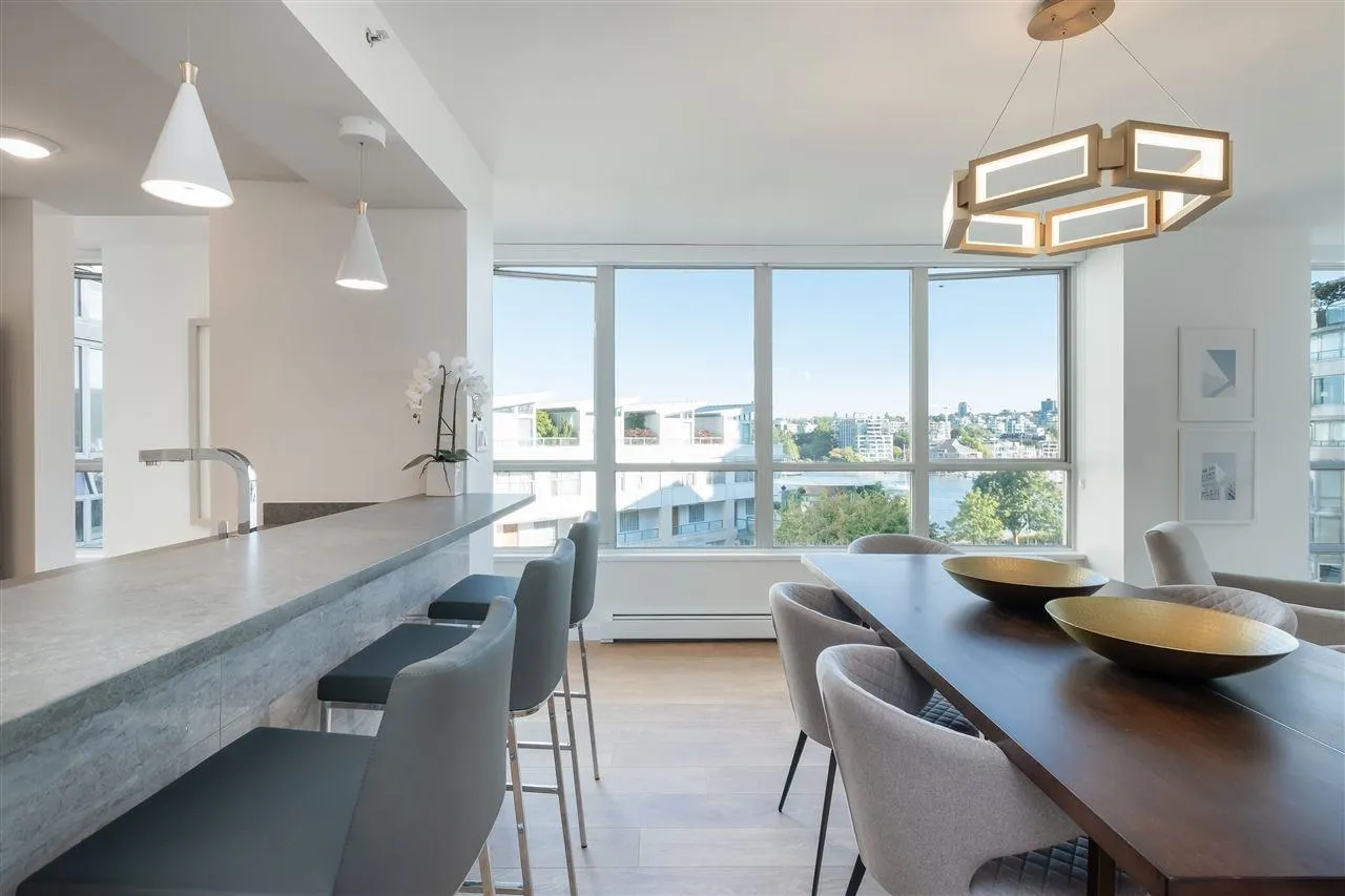 1228 Marinaside Crescent #605