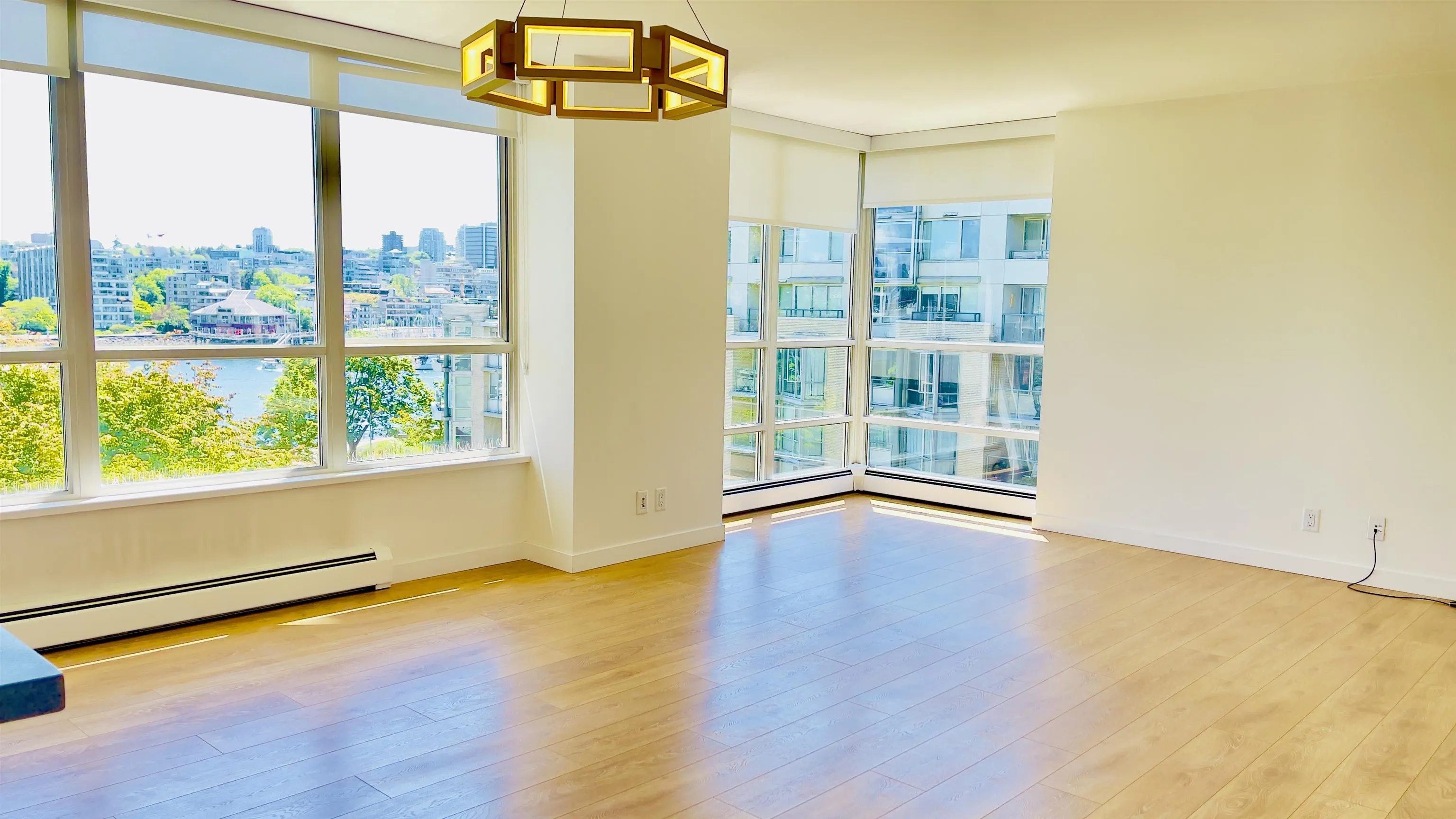 1228 Marinaside Crescent #605