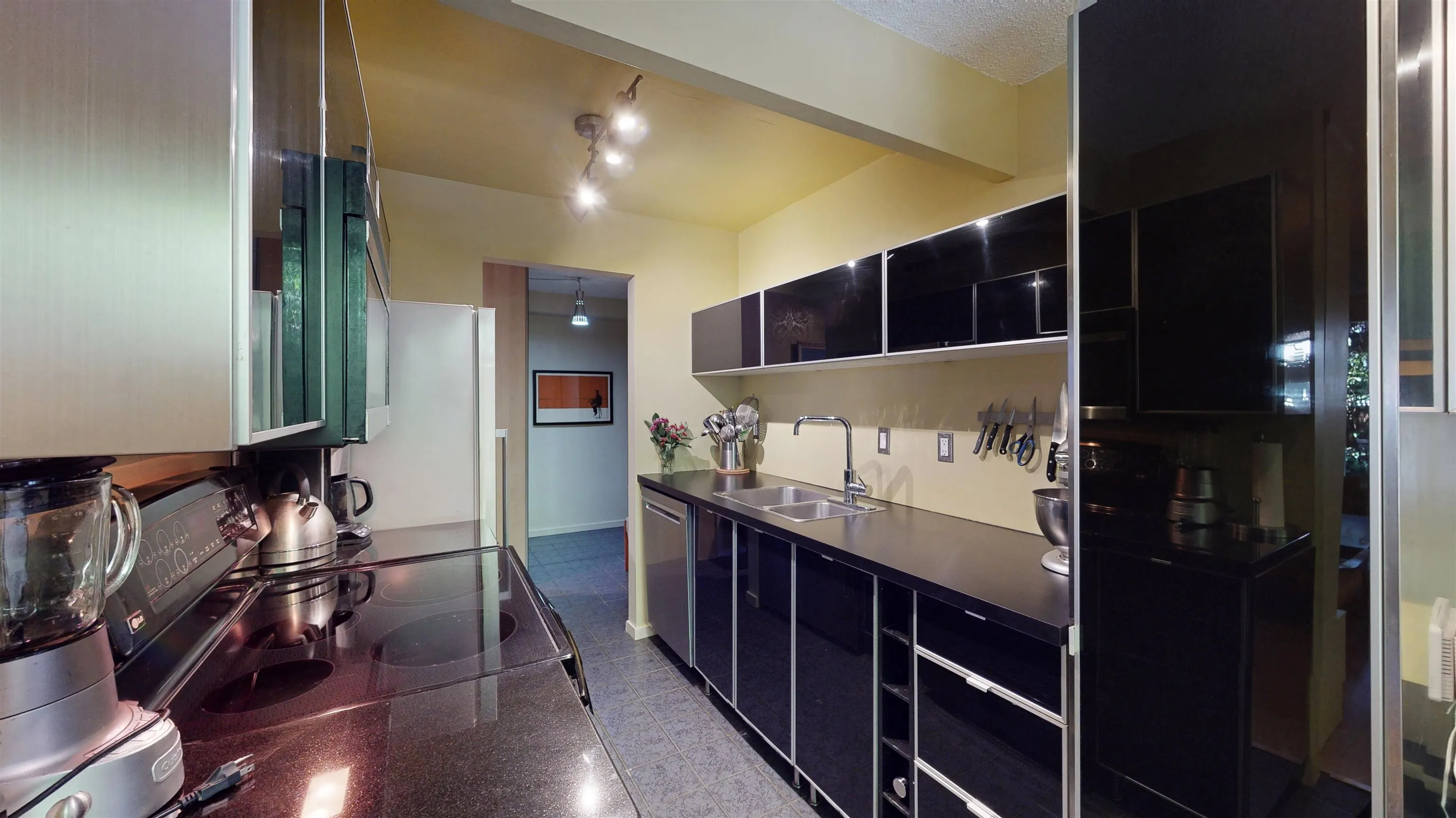 853 E 7th Avenue #111