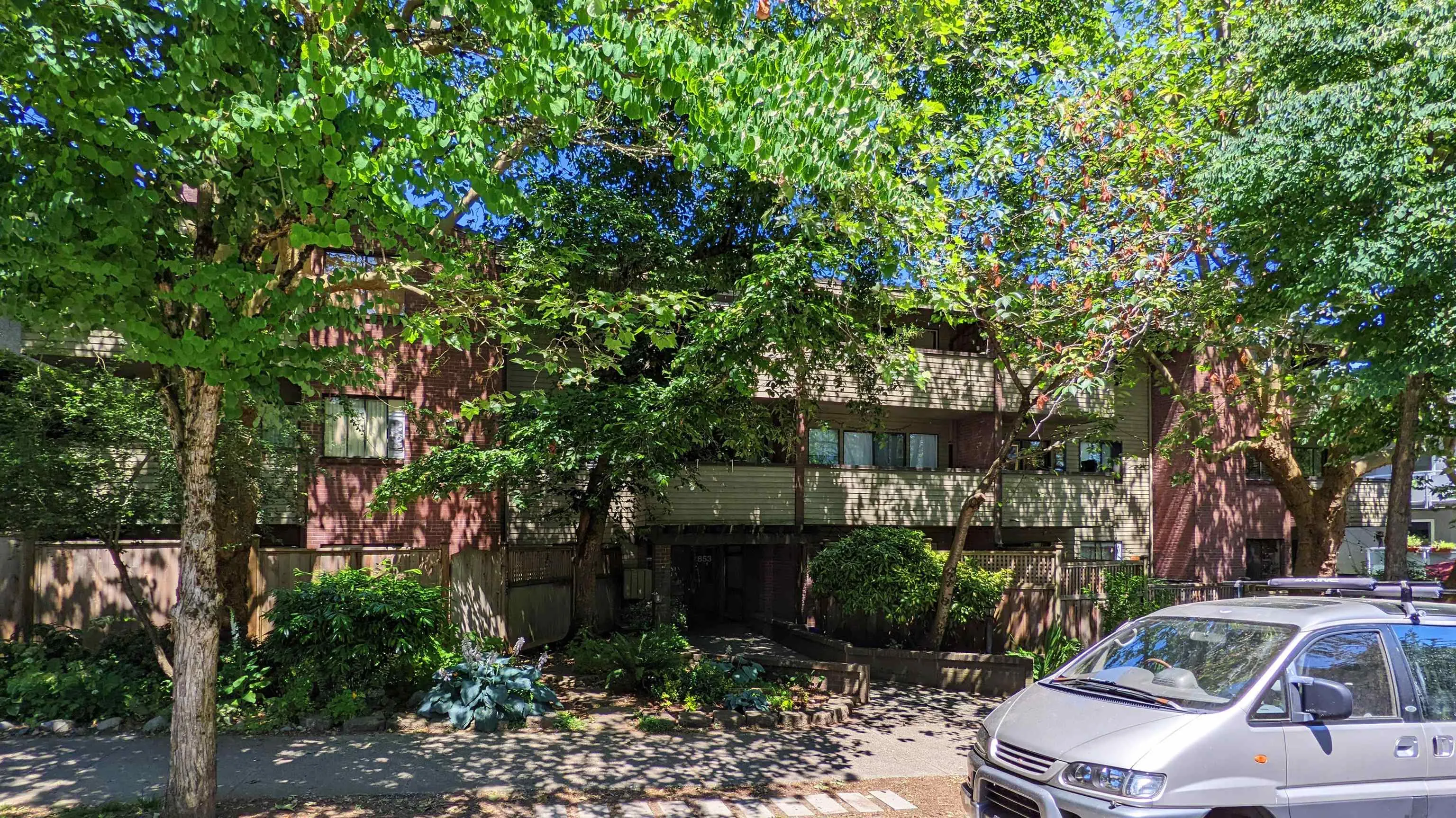 853 E 7th Avenue #111