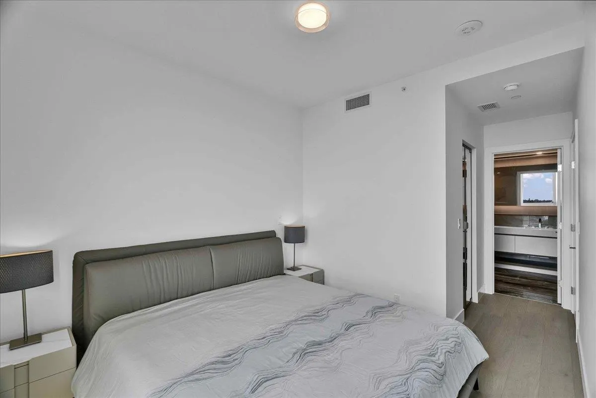 1342 Johnston Road #905