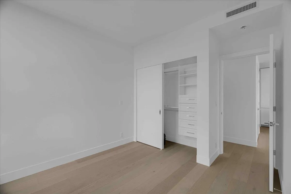 1342 Johnston Road #905