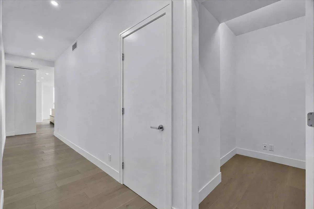 1342 Johnston Road #905