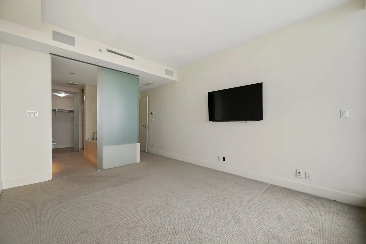 1077 W Cordova Street #4X03