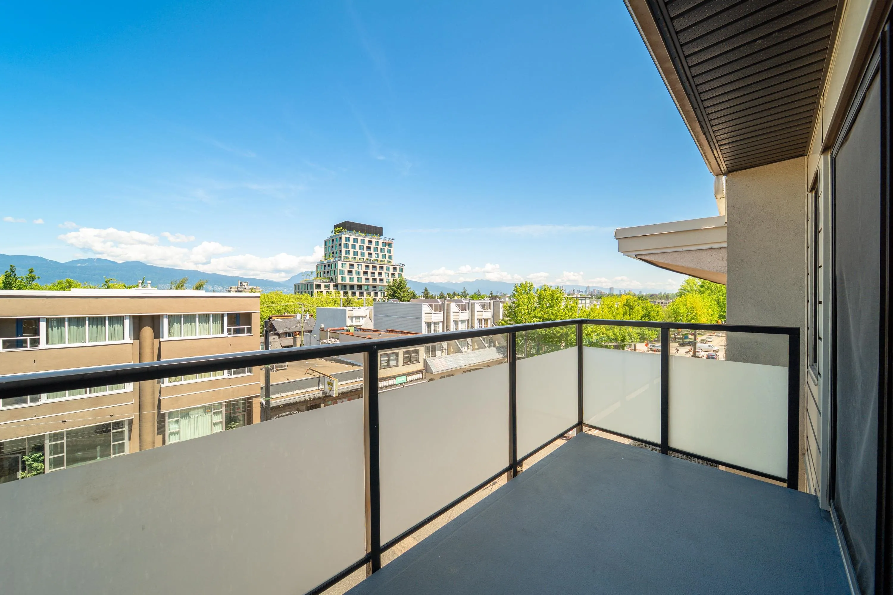 3788 W 10th Avenue #302