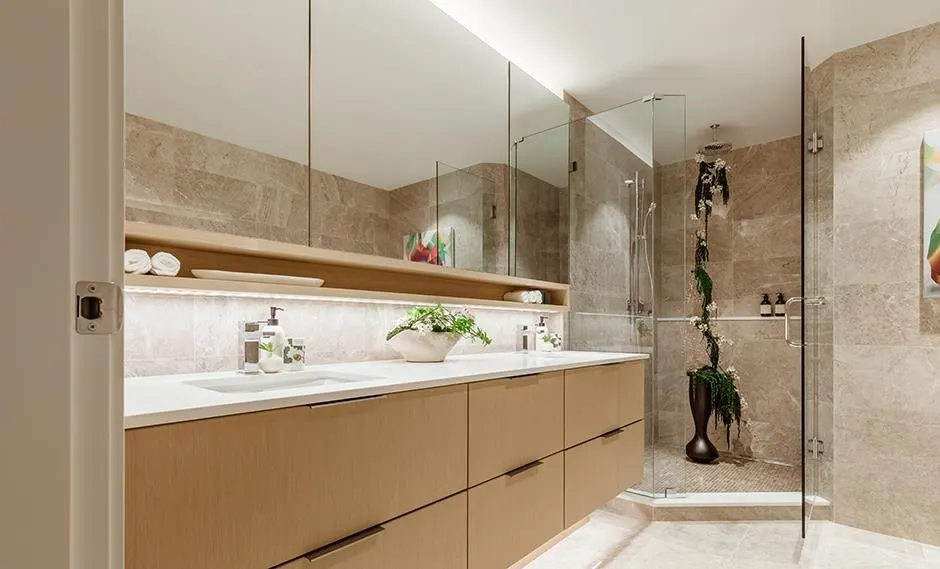 485 W 42nd Avenue #2001