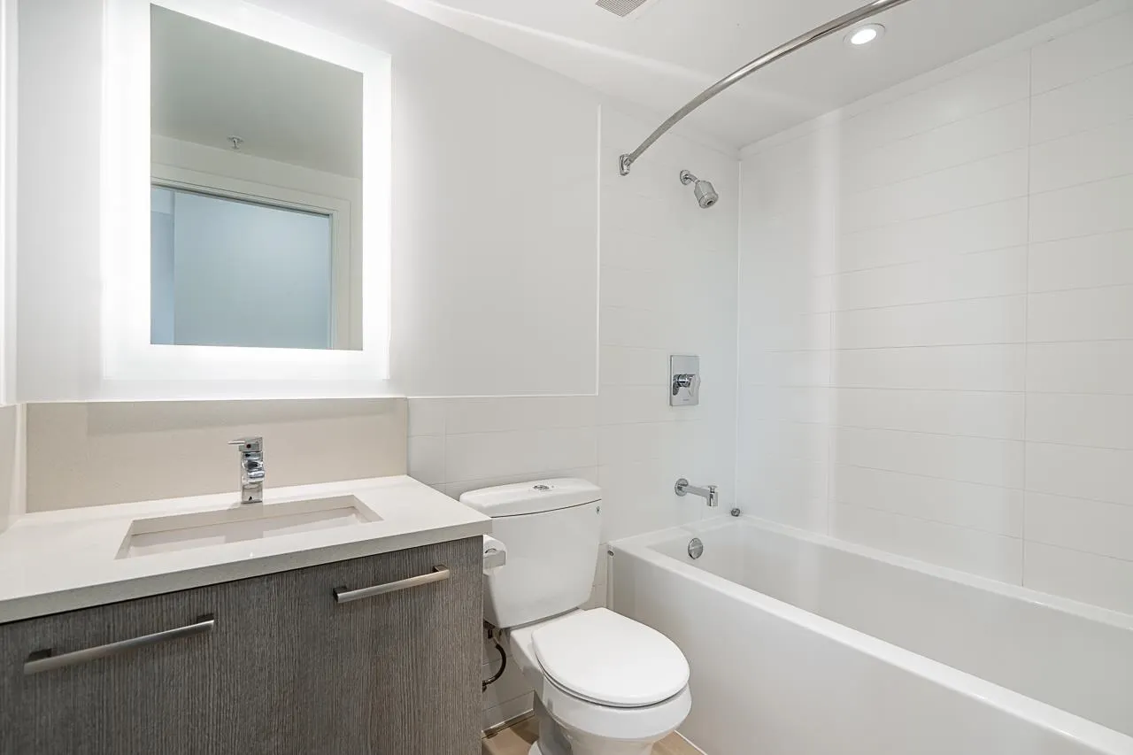 983 E Hastings Street #1006
