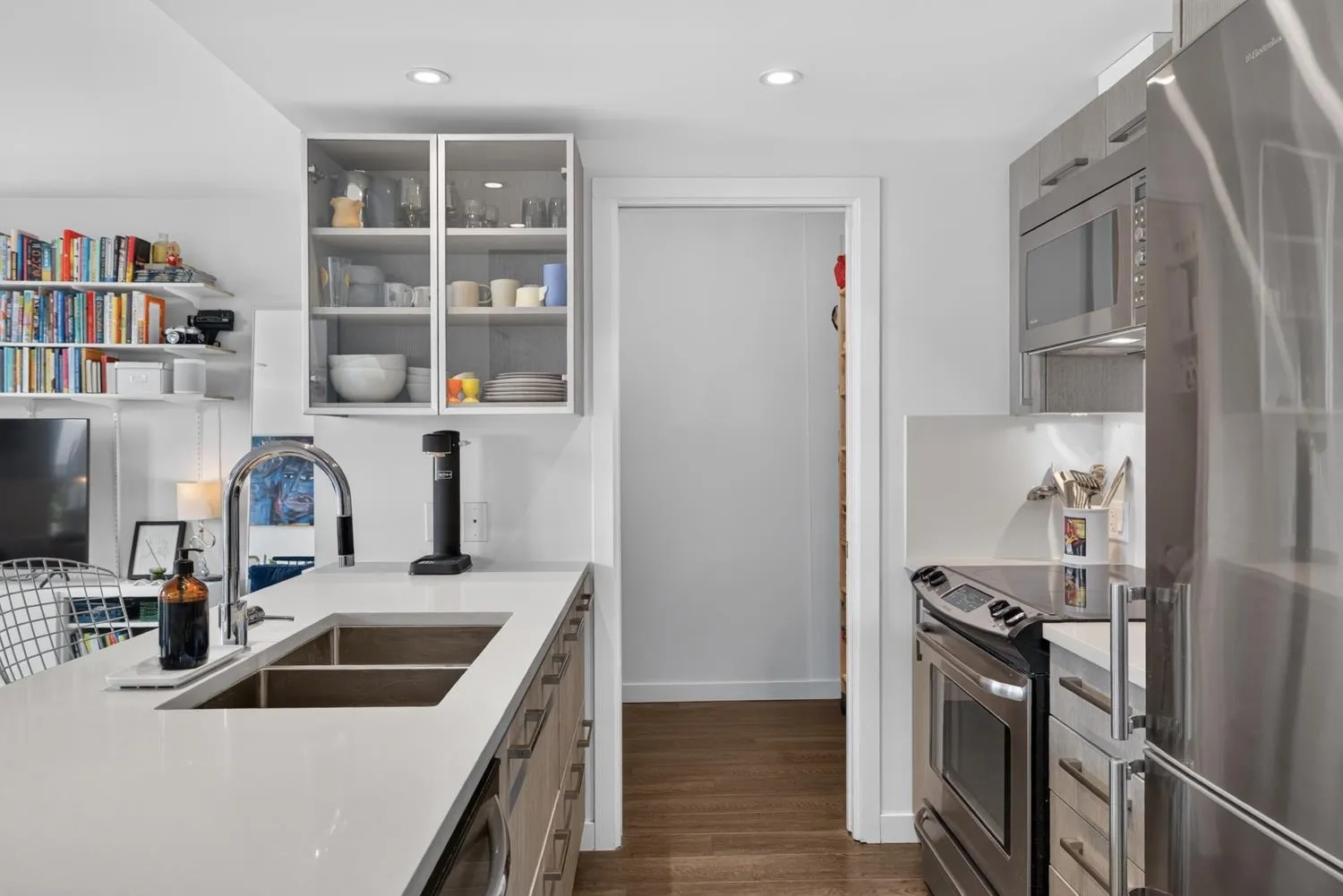 983 E Hastings Street #1009