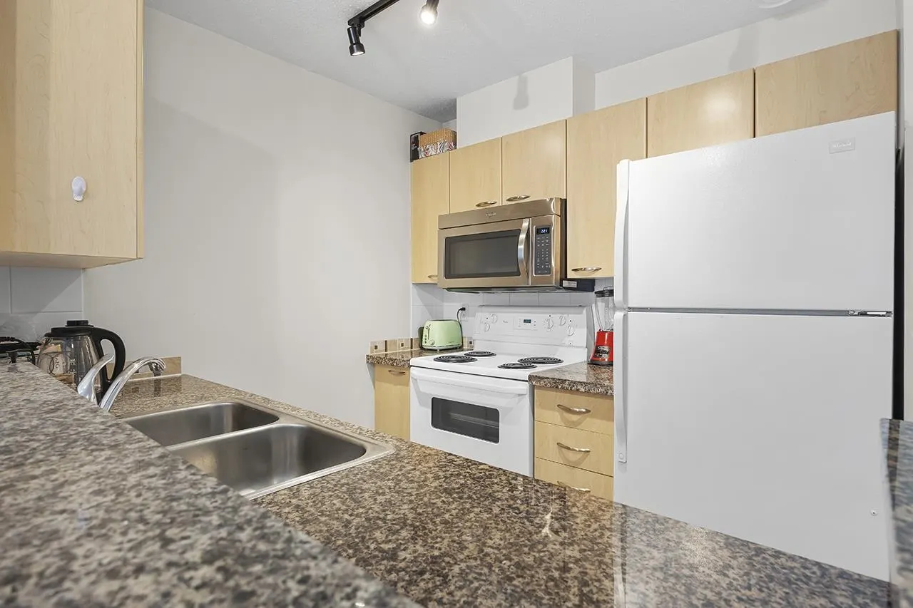 1420 W Georgia Street #1601