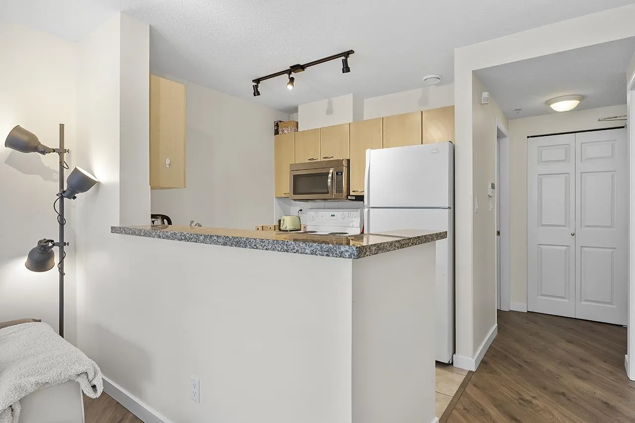1420 W Georgia Street #1601
