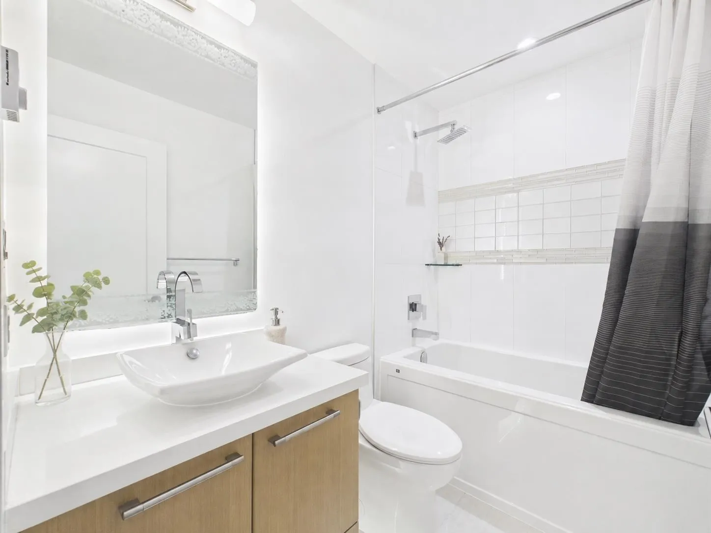 5325 West Boulevard #202