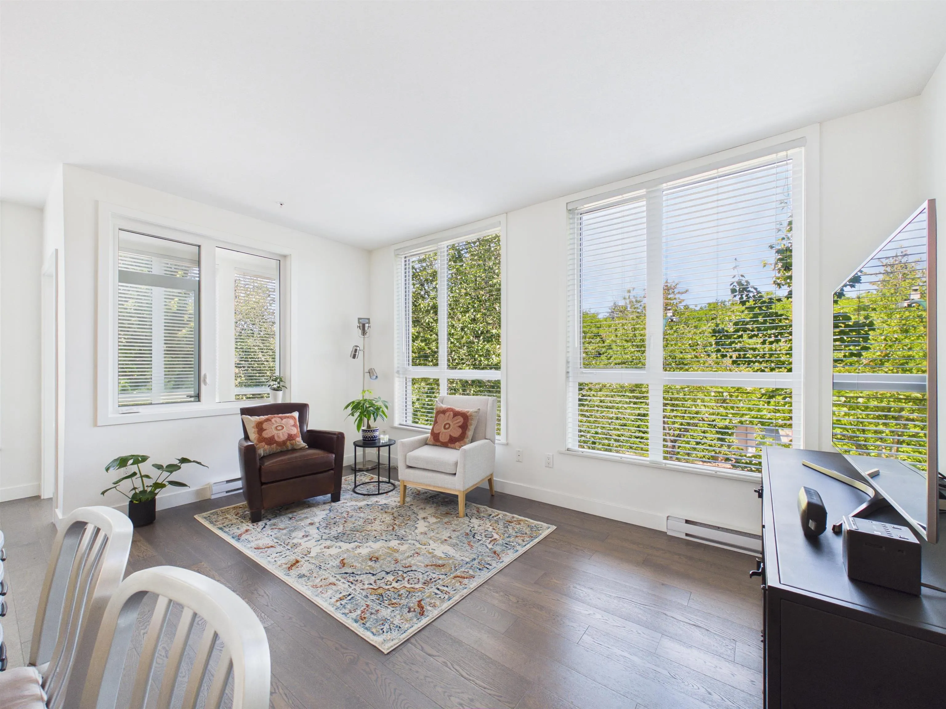 5325 West Boulevard #202