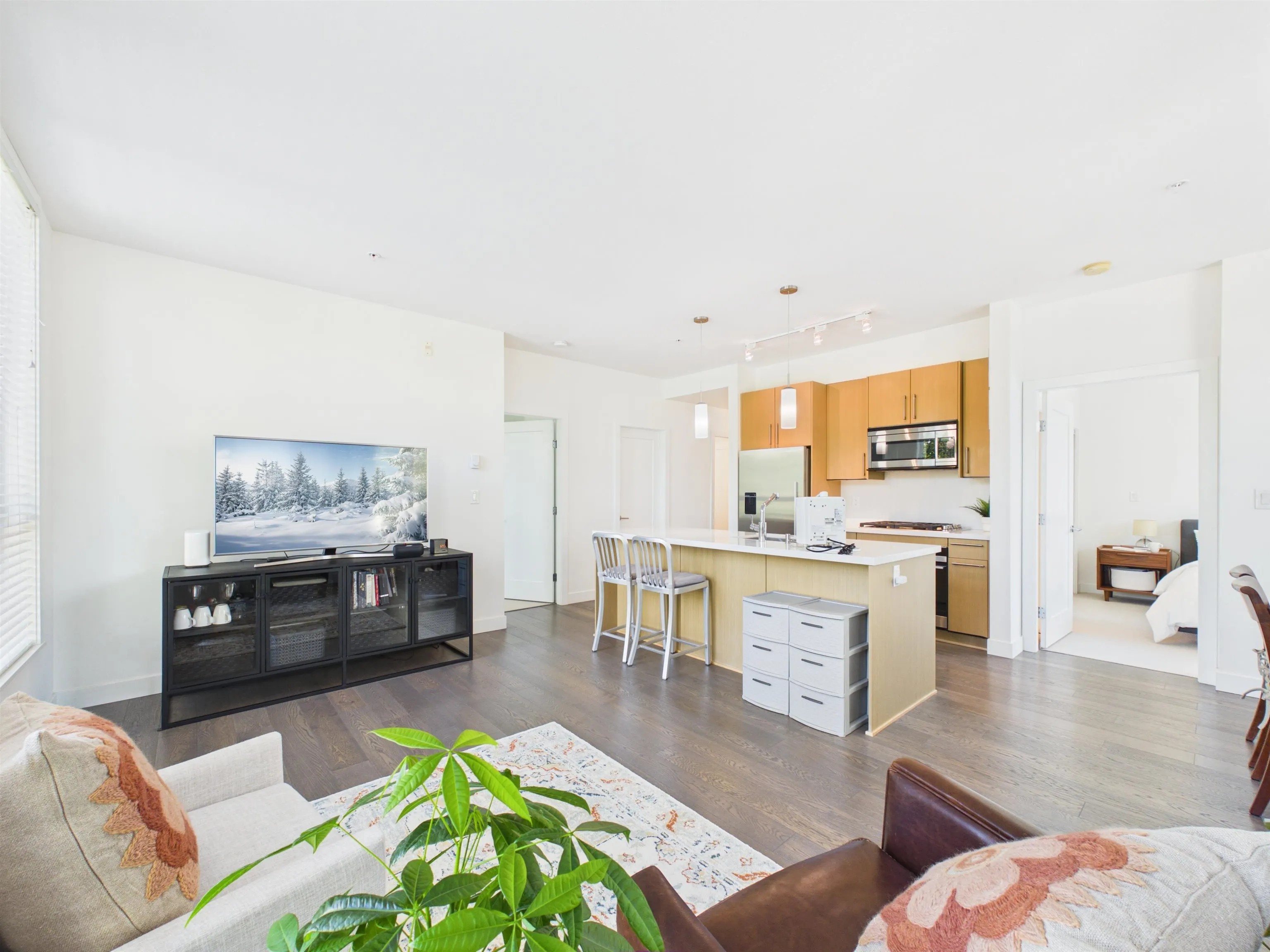 5325 West Boulevard #202