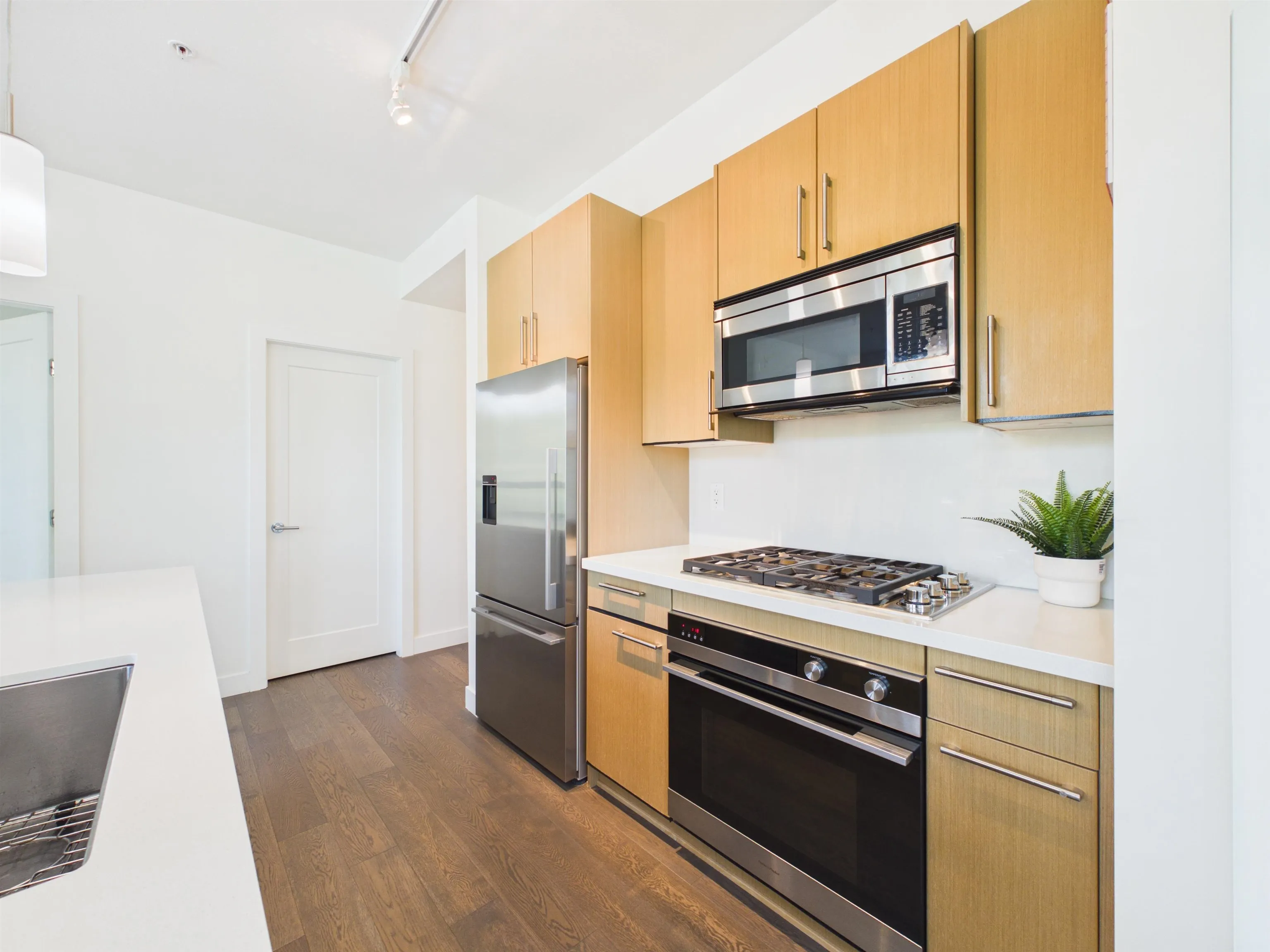 5325 West Boulevard #202