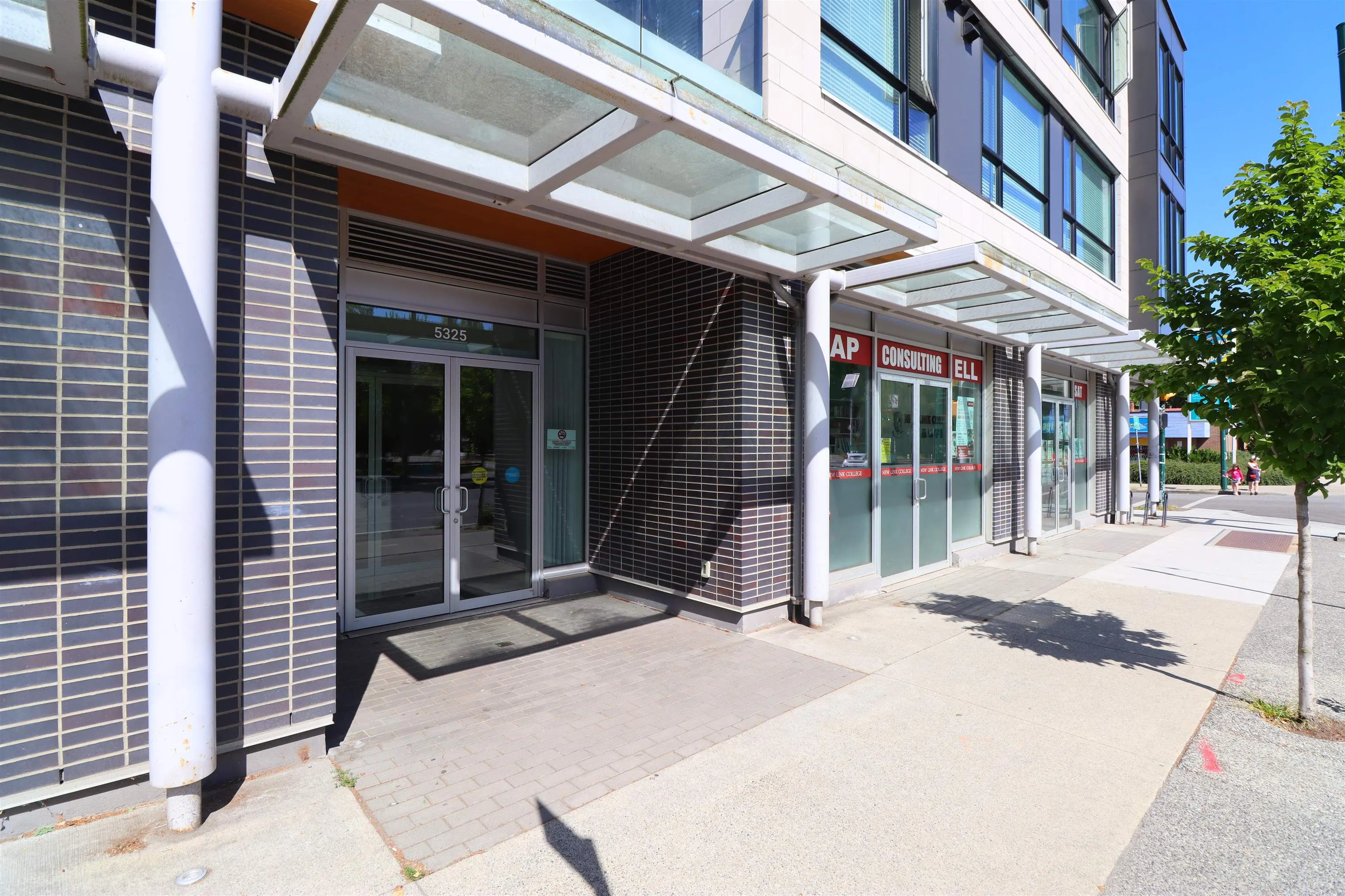 5325 West Boulevard #202