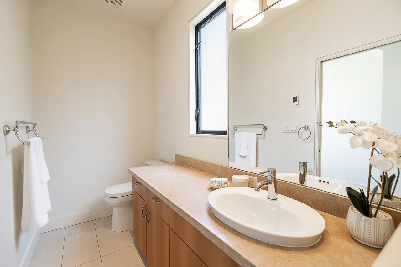 1425 W 11th Avenue #1